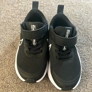 New never worn. No tags. Nike star runners